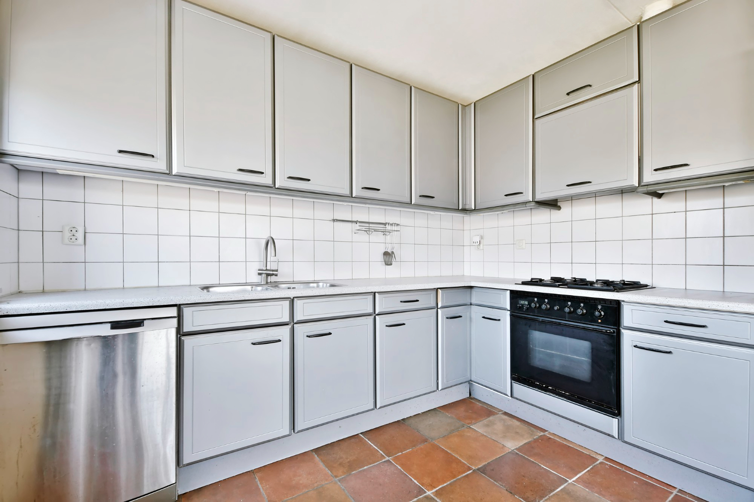 White kitchen cabinet installation Sugar Land TX